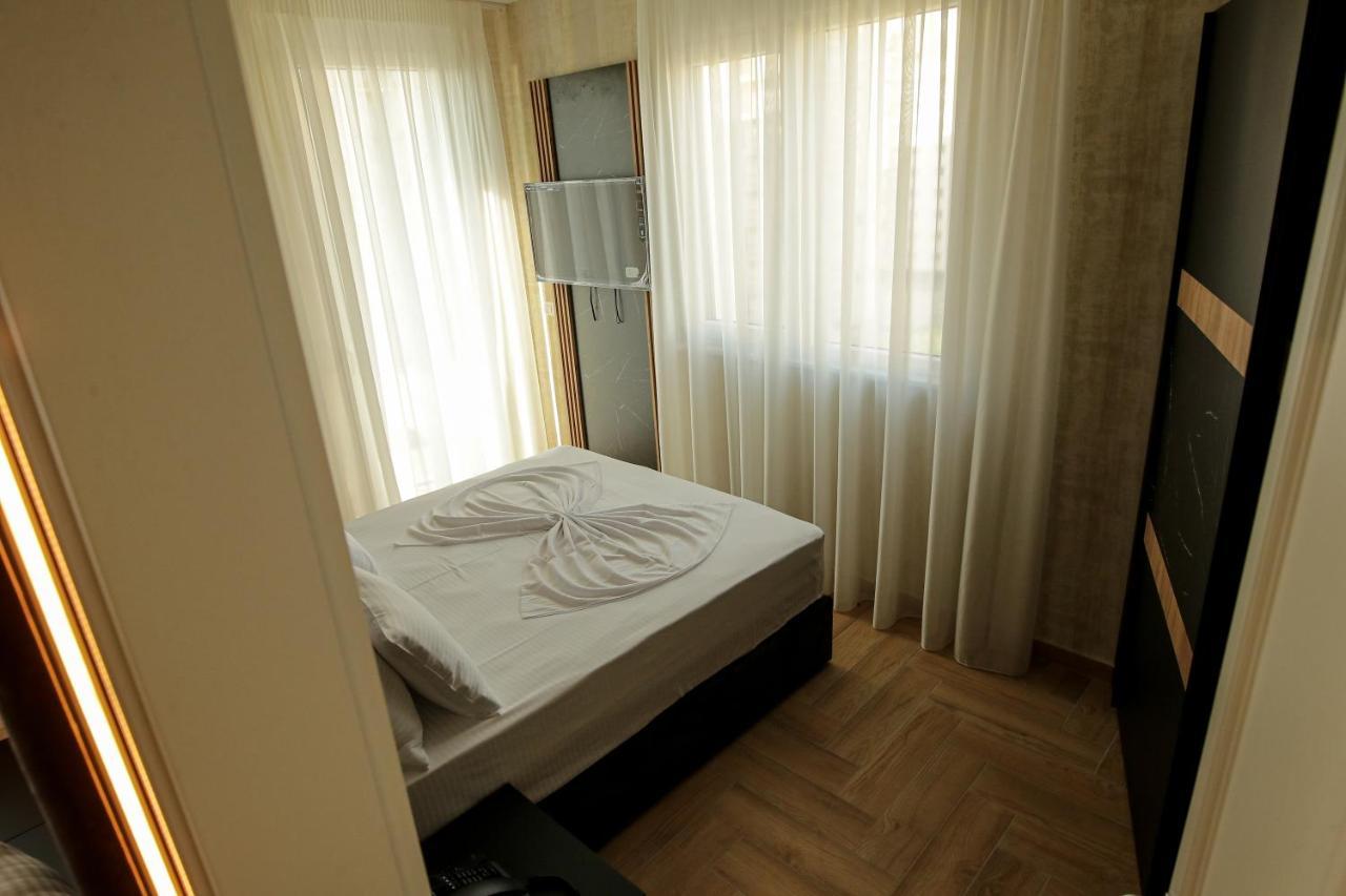 Rozafa Blu Hotel Shëngjin Екстериор снимка